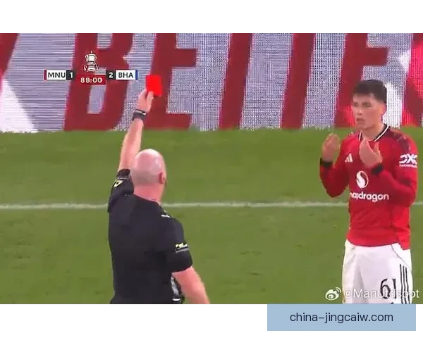 曼联主场2比3遭布莱顿绝杀滕哈格战术再遭质疑红魔争四前景骤然告急